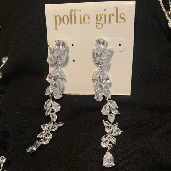 Earrings - Picture 1 of 1